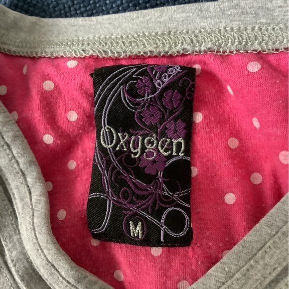 Oxygen Y2K Baby Tee Grey Fitted V-Neck Cap Sleeve Graphic Top Size M - Picture 8 of 10